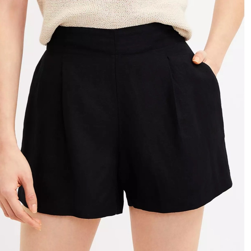 Loft Pleated Pull on Short